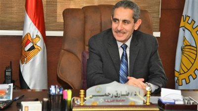 محافظ الغربية يتابع أعمال الرصف بطريق 