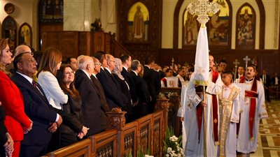 وزيرة الهجرة تشارك في قداس عيد القيامة المجيد بالكاتدرائية المرقسية