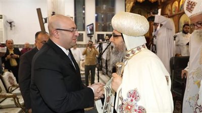 محافظ بني سويف يشهد مراسم قداس عيد القيامة بمطرانية ببا