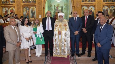نائب محافظ الإسماعيلية يشهد قداس عيد القيامة بمطرانية الأقباط الأرثوذكس