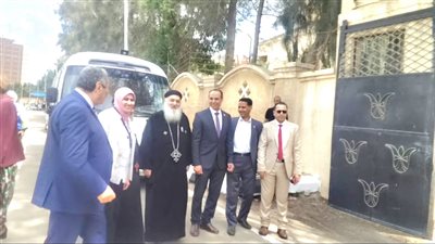 وكيل صحة البحيرة  يتفقد العيادات المتنقلة المتمركزة أمام الكنائس 