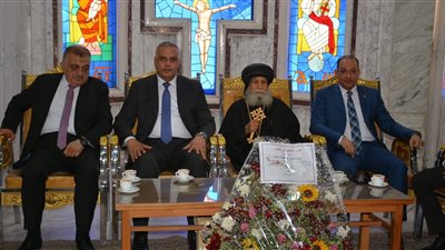 محافظ سوهاج يقدم التهنئة للأخوة الأقباط بمناسبة عيد القيامة المجيد