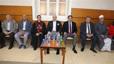 محافظ بني سويف يزور الكنائس لتهنئة أبناء وقيادات الطوائف المسيحية بعيد القيامة 