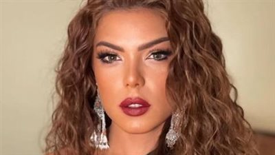 ناهد السباعي بفستان سناوي مبهج تحتفل بشم النسيم 