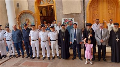 وفد أمني يهنئ أسقف عام إيبارشية جنوب الأقصر بعيد القيامة 