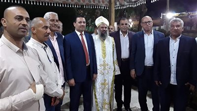 رئيس مركز طامية بالفيوم يزور دير البابا كيرلس للتهنئة بعيد القيامة المجيد