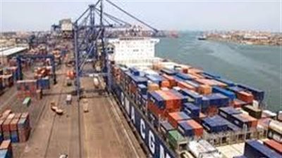تداول 6 آلاف طن بضائع  و411 شاحنة بموانئ البحر الأحمر