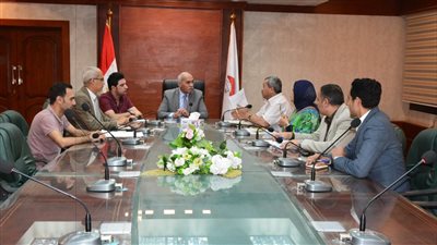 بحث الاستعدادات النهائية للبدء في تلقى طلبات التصالح بمخالفات البناء بسوهاج 