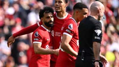 موعد مباراة ليفربول وأستون فيلا اليوم في الدوري الإنجليزي