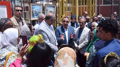 إحتفالًا بأعياد الربيع محافظ الإسكندرية يطلق شعلة مارثون الإحتفال بأعياد الربيع
