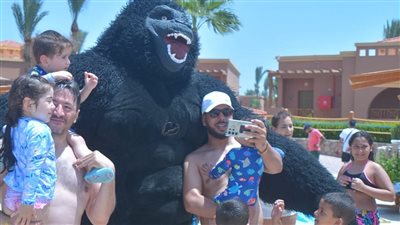 إقبال كبير على شواطئ شرم الشيخ إحتفالًا بشم النسيم 