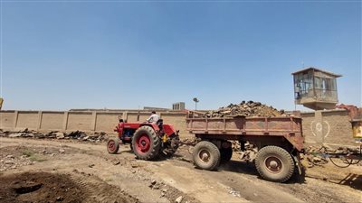 محافظ الغربية يتابع رصف شارع شركة مصر للغزل والنسيج