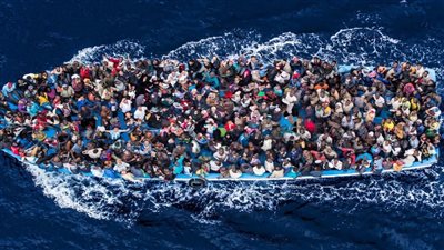 وزير الداخلية الإيطالي يعلن تحرك عالمي لوقف تدفقات الهجرة غير النظامية