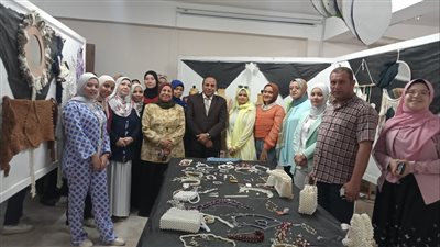 كلية التربية النوعية بجامعة سوهاج تنظم معرضاً للأشغال والصناعات المنزلية