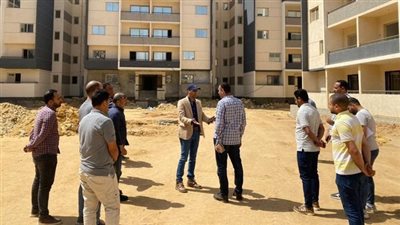 رئيس جهاز القاهرة الجديدة يتابع أعمال تنفيذ الطرق ووحدات 