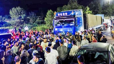 إسرائيل تحتل معبر رفح الفلسطينى والمستوطنون يهاجمون قوافل المساعدات