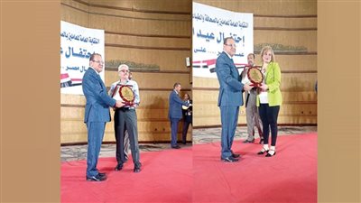 تكريم الزميلين كريمة ومصطفى فى عيد العمال 