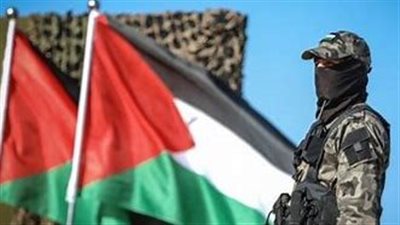 مصدر رفيع المستوى: قيادات حماس أبلغتنا بأنها تدرس بجدية وإيجابية مقترح الهدنة