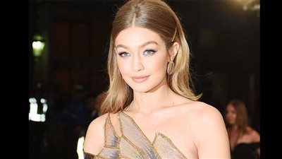 صنع ب2.8 مليون خرزة.. جيجي حديد تتألق في حفل Met Gala