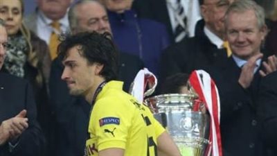 ماتس هوميلز يفكر في اعتزال كرة القدم 