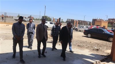محافظ القليوبية يتفقد أعمال إنشاءات المحطة الوسيطة ومشروعات الرصف بالقناطر الخيرية 