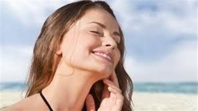 طرق فعالة للحفاظ على بشرة صحية خلال فصل الصيف 