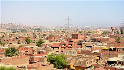 محافظ أسوان : تنفيذ مشروع متكامل للصرف الصحى ب30 مليون جنيه