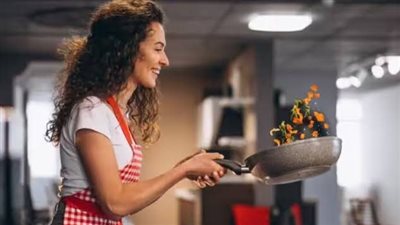 طريقة طبخ شهيرة تسبب تلف الرئتين ومخاطر صحية تصل إلى السرطان.. احذروا