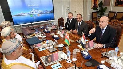 وزير الإسكان يبحث مع نظيره العماني سبل تعزيز التعاون المشترك بين البلدين 