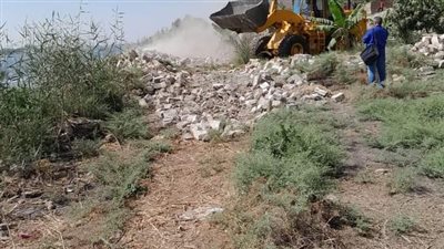 إزالة 102 حالة تعد على الأراضي ببني سويف