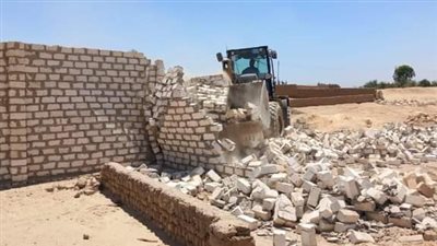  إزالة 6 حالات تعد على أملاك الدولة بناحية حجازة بقنا