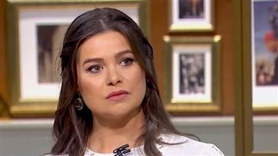 الموت يفجع الفنانة يسرا اللوزي وخيري بشارة يواسيها 