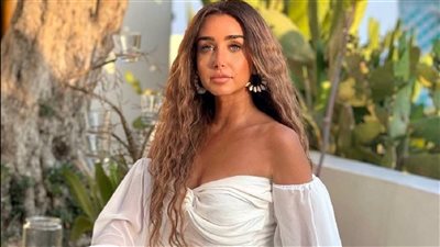 هنا الزاهد تتألق على خطى باربي في زفاف لينا طهطاوي ومحمد فرج