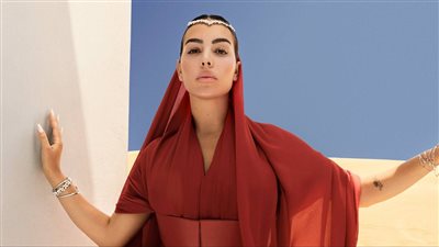 جورجينا رودريجيز تظهر بإطلالات عربية وتعبر عن شغفها بالثقافة السعودية