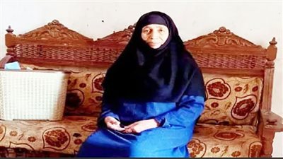 الحاجة عائشة تدفع حياتها ثمنًا لقرط ذهبي