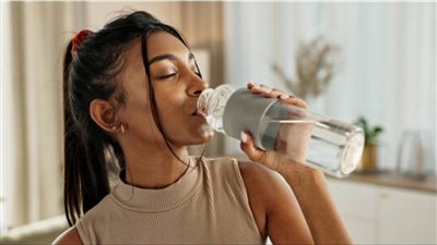 ضرورة تجنب شرب المياه في زجاجات بلاستيكية