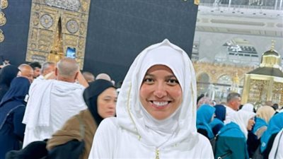 اللهم تقبل مني.. مي كساب تؤدي مناسك العمرة (صور)