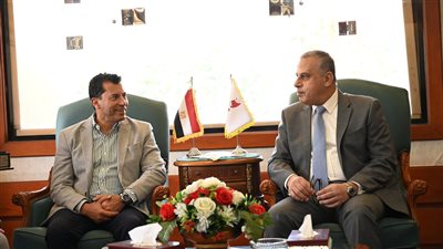 وزير الشباب والرياضة يصل محافظة سوهاج لتفقد المنشآت الشبابية والرياضية