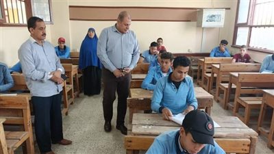 محافظ بني سويف يتابع أعمال امتحانات نهاية العام لصفوف النقل