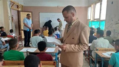 مدير تعليم أبوتشت يتابع سير امتحانات صفوف النقل 