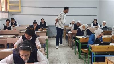 وكيل تعليم قنا يتفقد امتحانات فرشوط وأبو تشت التعليمية