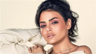 أسماء جلال تنضم لأسرة فيلم «وفيها إيه يعني»