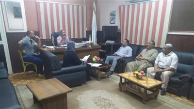 محلي قوص يناقش مشكلة ضعف وصول المياه بقرى حجازة