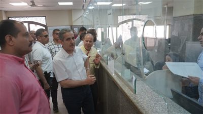 محافظ الغربية يتابع مشروعات الرصف واستقبال طلبات التصالح ببسيون