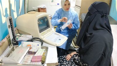 توقيع الكشف الطبي على 1492 مواطن بالمنيا