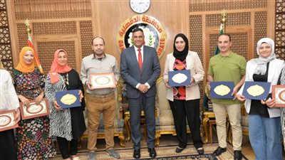 محافظ الدقهلية يكرم العاملين بمنظومة استرداد أراضي أملاك الدولة 