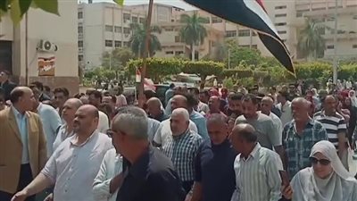 مسيرة حاشدة من طلاب جامعة الزقازيق تايدًا للقضية الفلسطينية وموقف القيادة المصرية