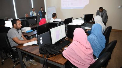 تدريب فى قنا حول منهجية إعادة ترتيب الأراضي 