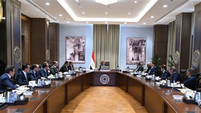 رئيس الوزراء يبحث مع مُستثمرين صياغة رؤية وطنية لدفع حركة السياحة الوافدة