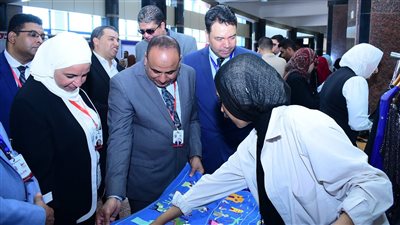 معرض الحرف التراثية والمشروعات الطلابية على هامش ملتقي توظيف جامعة سوهاج